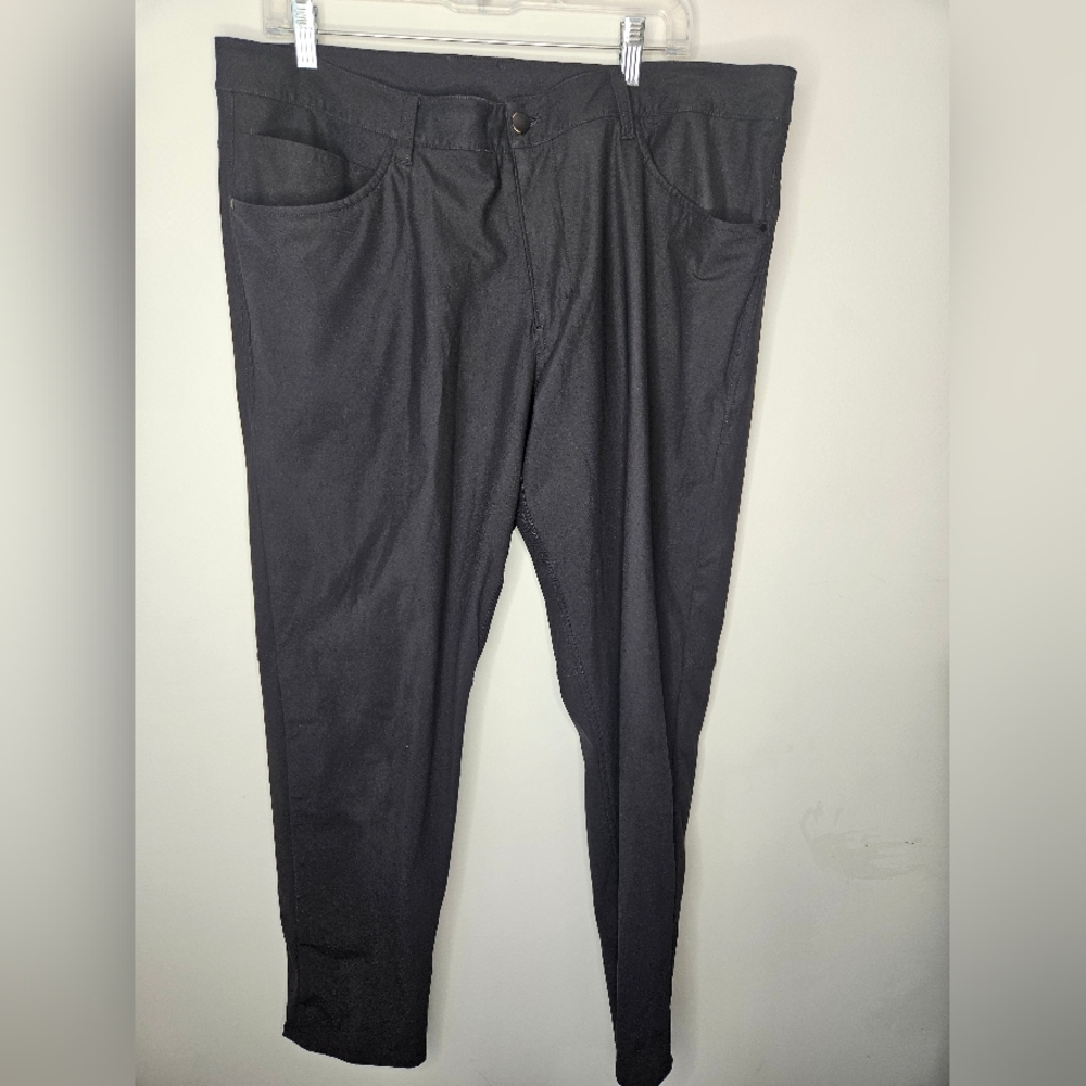Lululemon ABC Classic Fit. Men's Pant. Measurements in pictures.